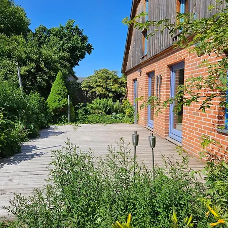 Am Rosenbusch * Garz